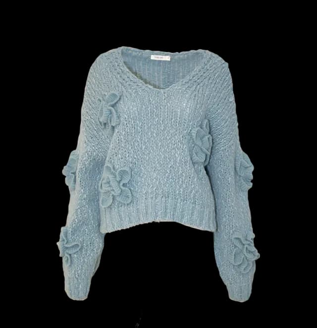 Tricot Florença Feminino com Aplicações de Flores em Alto Relevo
